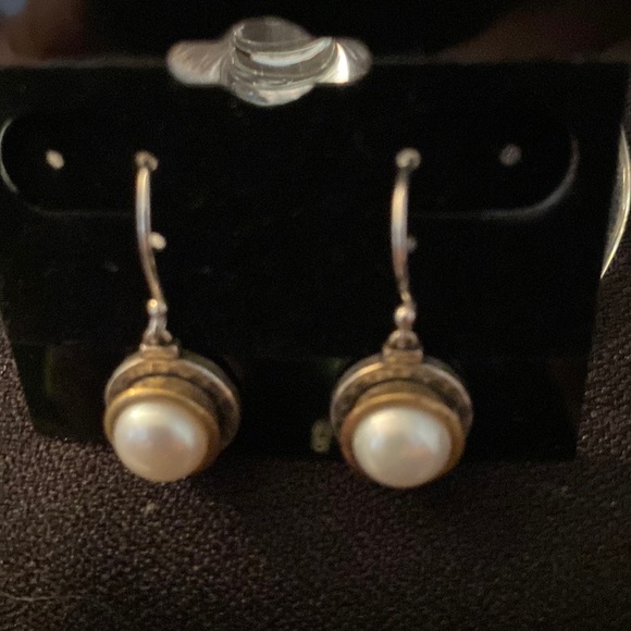 RARE Silpada Simple Pearl Earrings W3406, NIB. - Picture 3 of 3